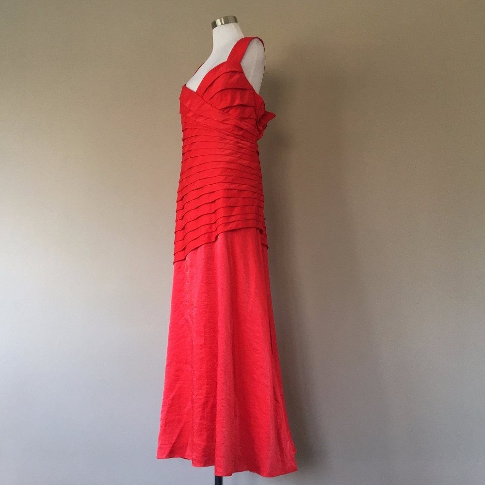 Moshita Plus Size 20 Red Dress Big Sweep V Neck